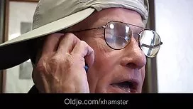 نوشیدن و خوابیدن روی ...