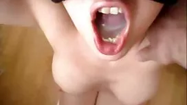 مو قرمز داغ با سینه  ...