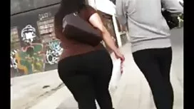بگذار سبزه انگشتش را ...